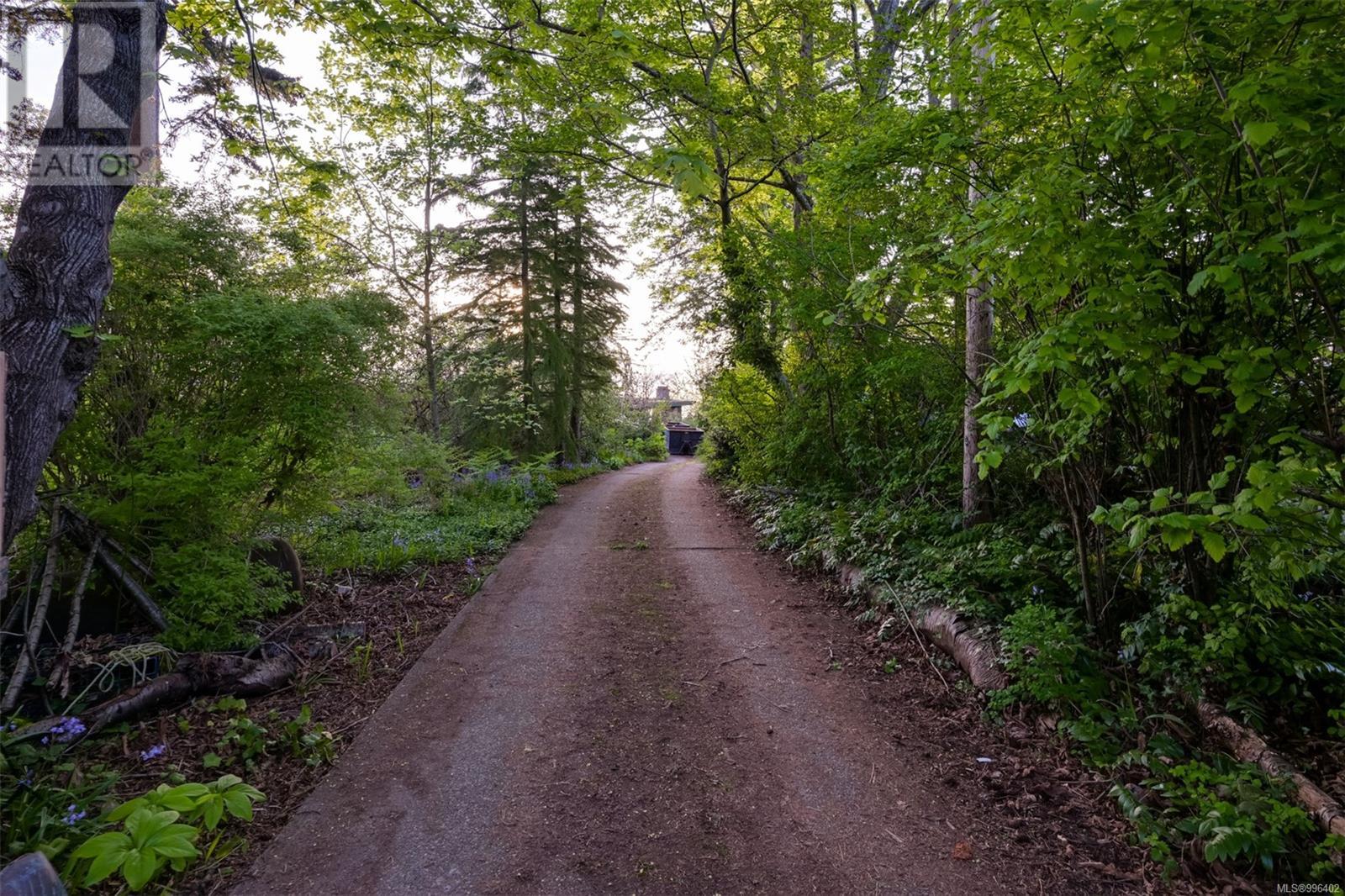 5155 Cordova Bay Rd