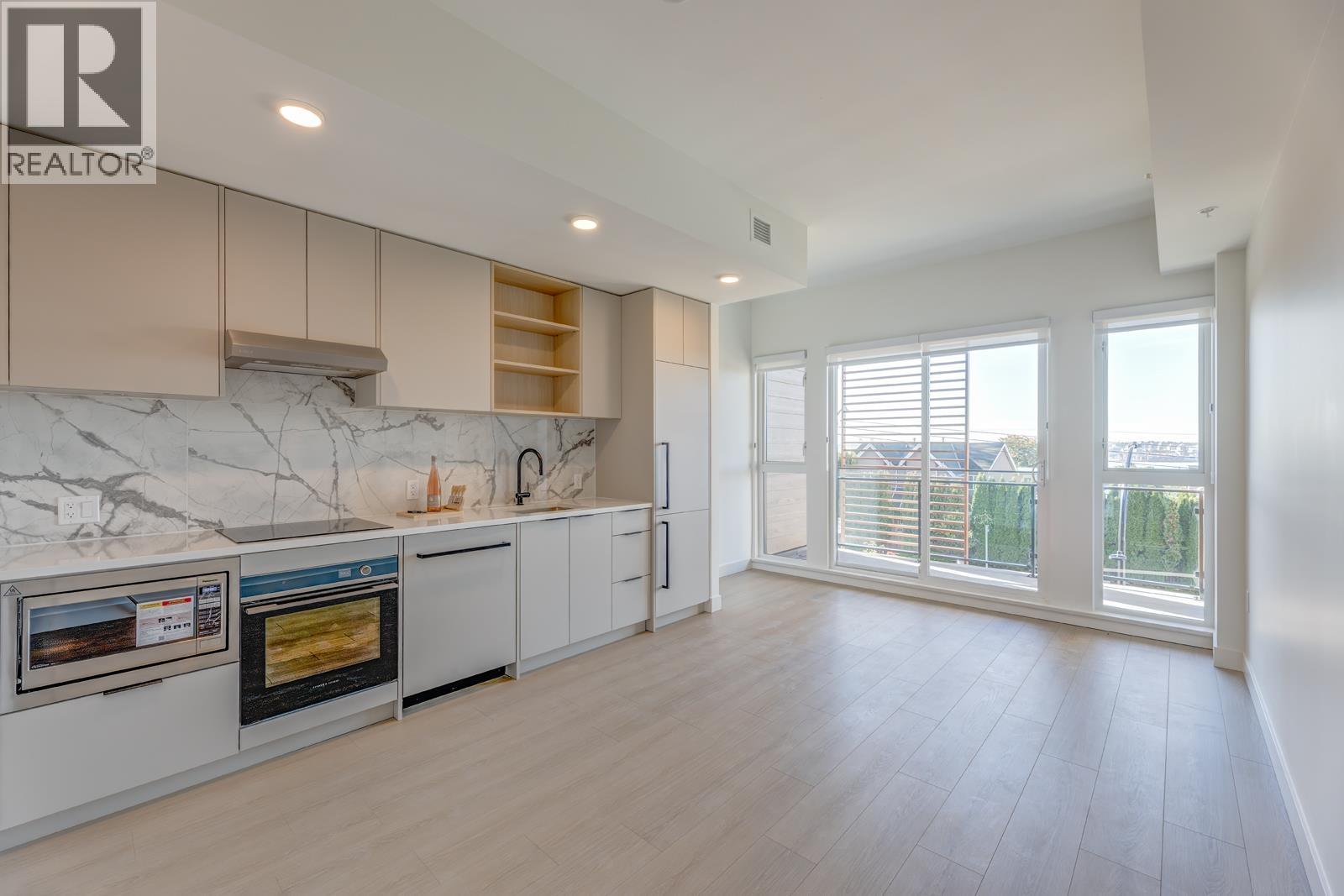 104/204 422 E 3RD STREET