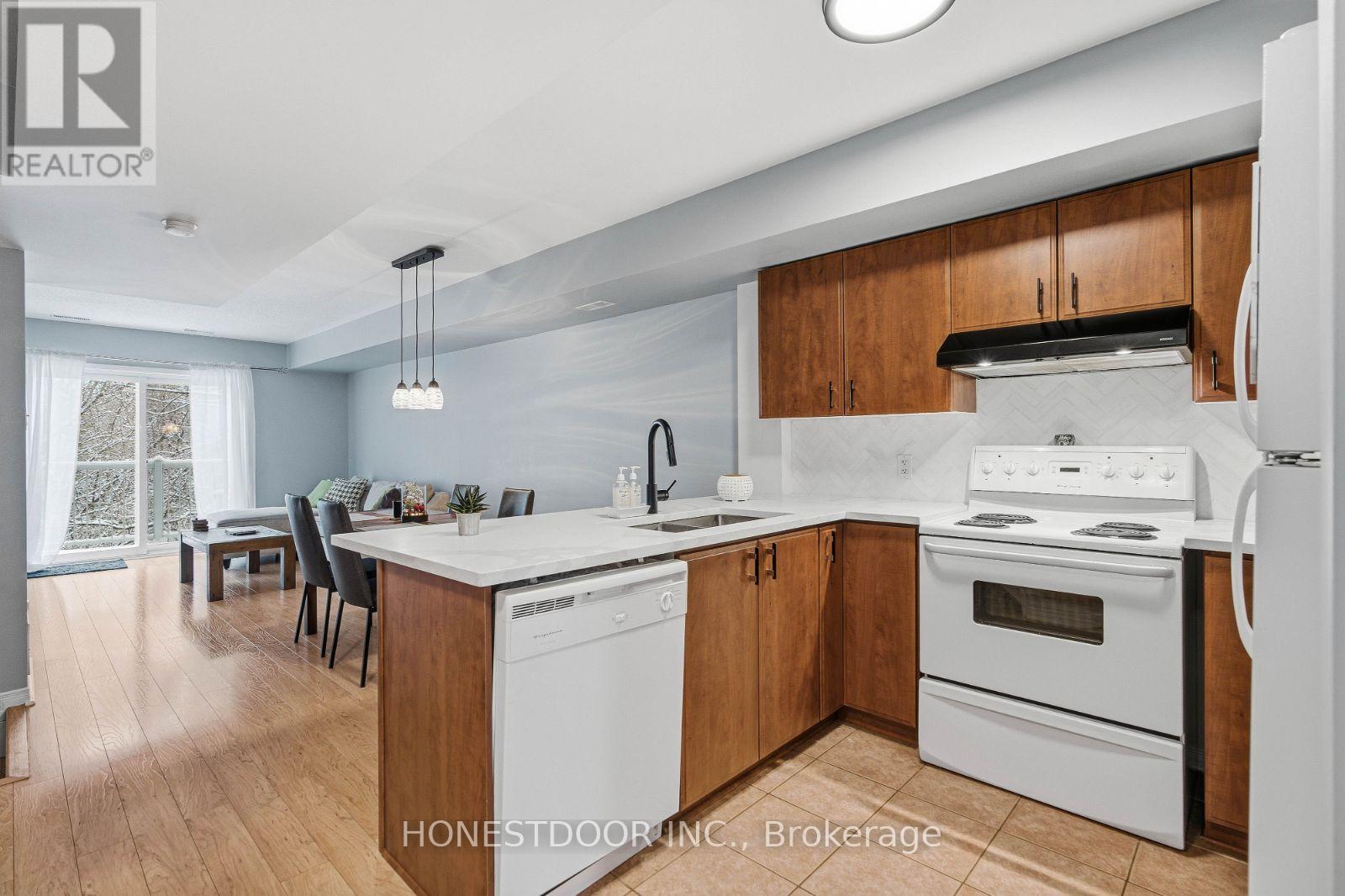 81 STRATHAVEN PRIVATE