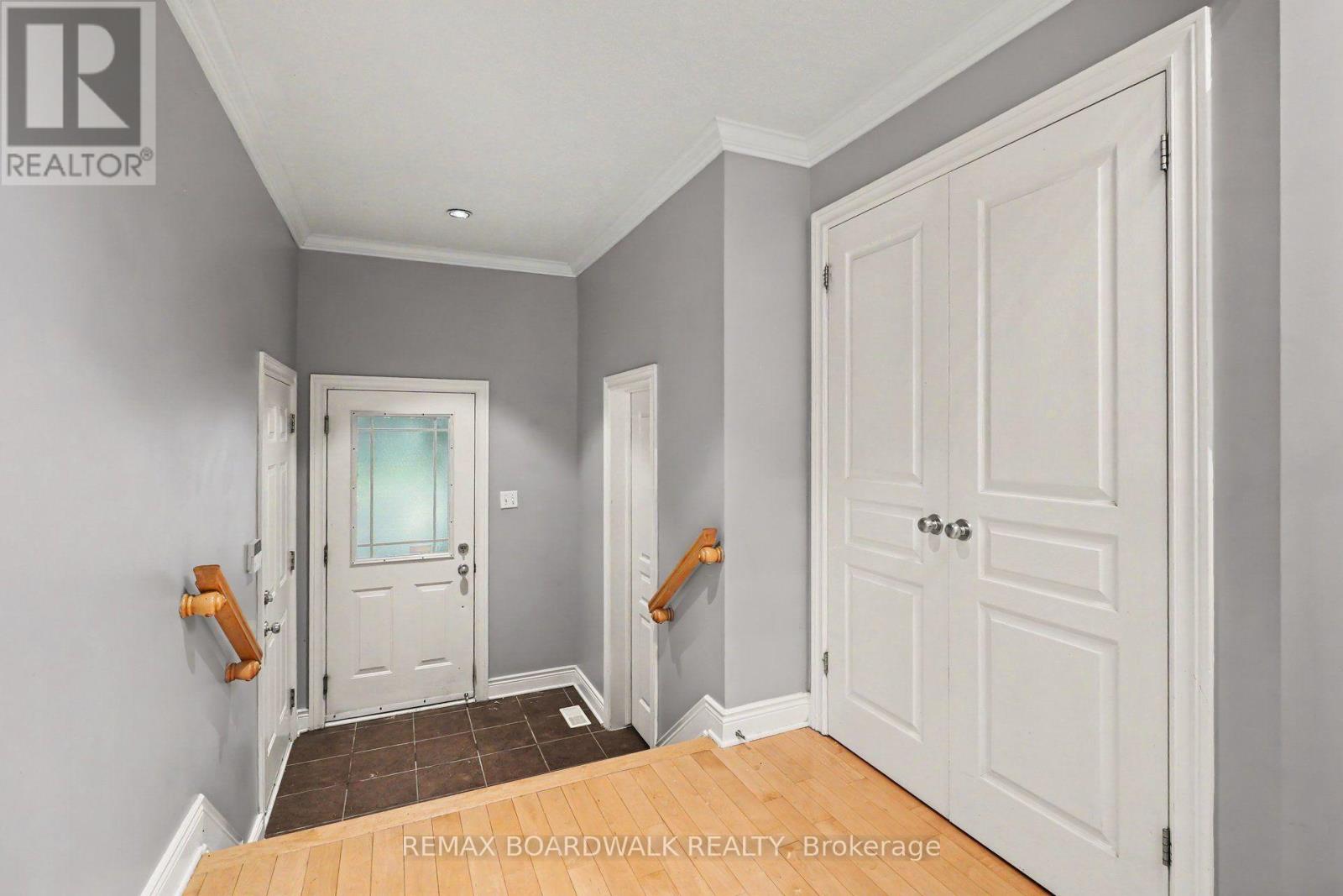 561 AQUAVIEW DRIVE