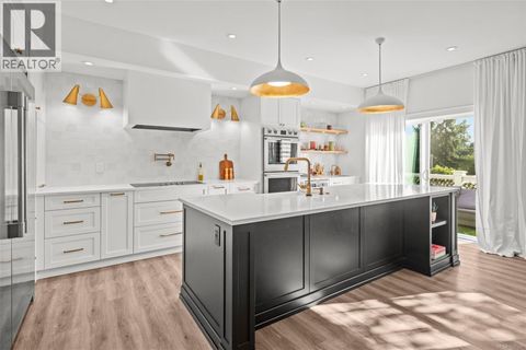 4 4583 Wilkinson Rd Saanich BC V8Z5C3