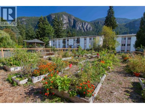 25 38175 WESTWAY AVENUE Squamish BC V8B0Y4