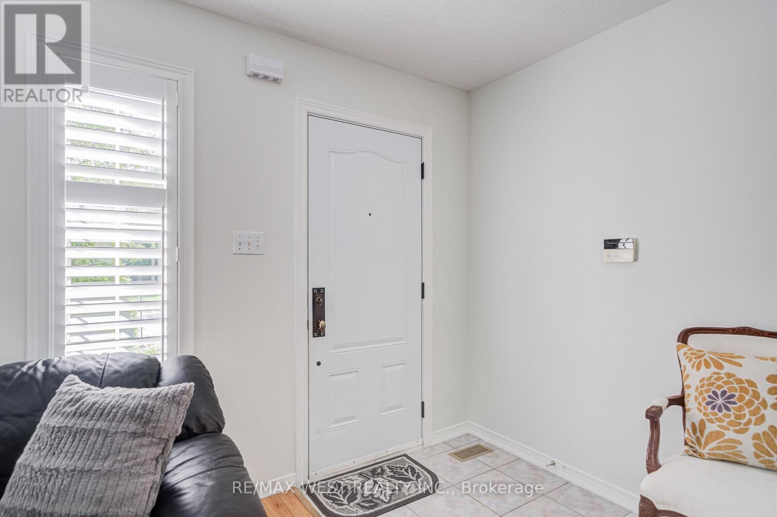 294 HAWKVIEW BOULEVARD