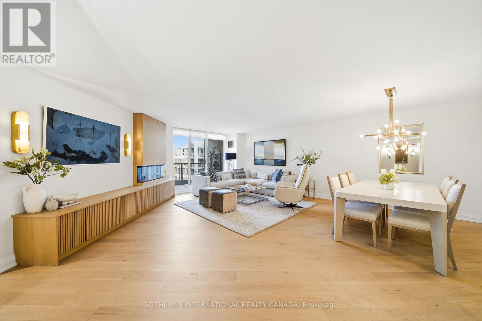 517 - 215 THE DONWAY WAY W