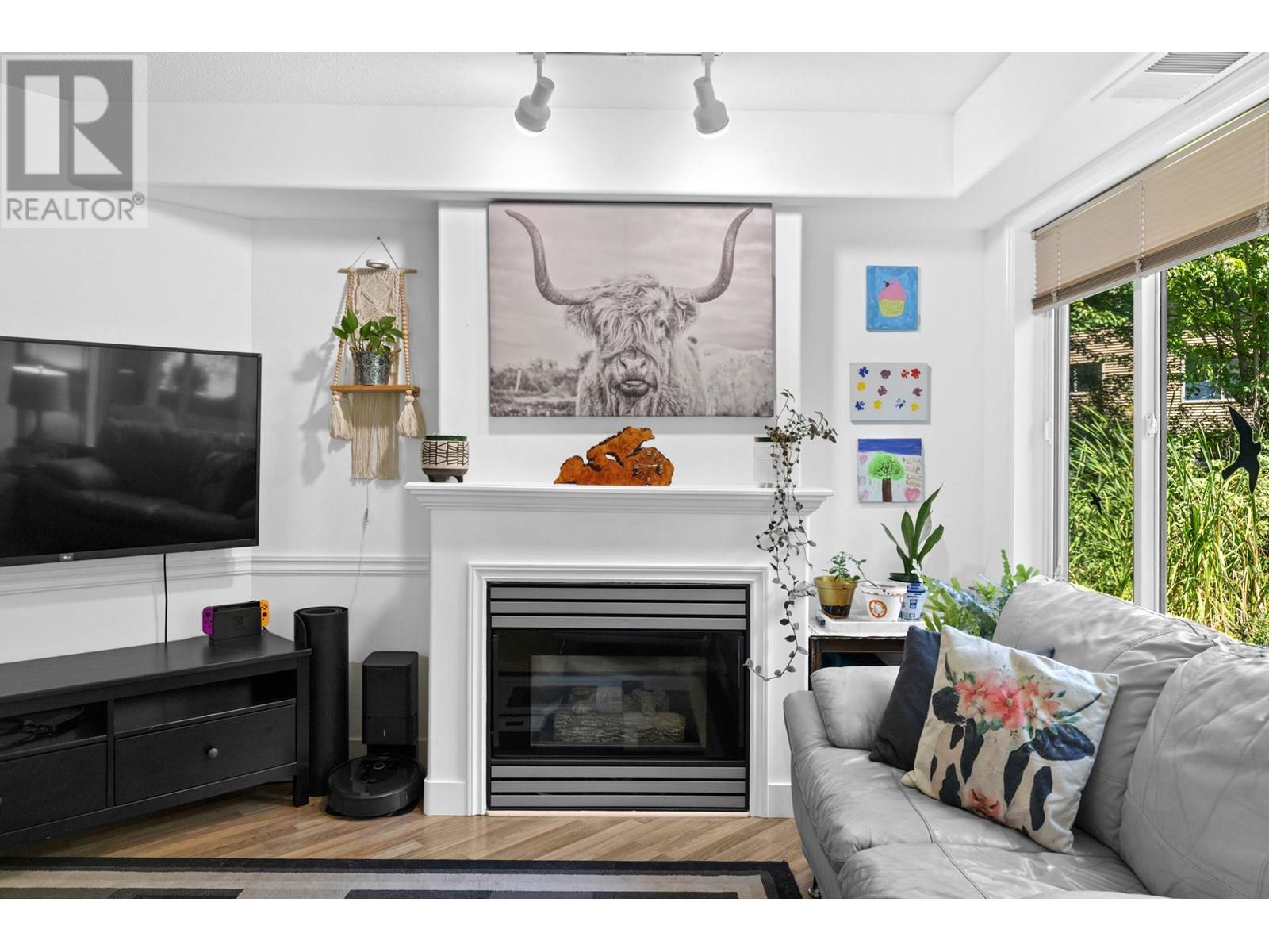 265 Snowsell Street Unit# 105