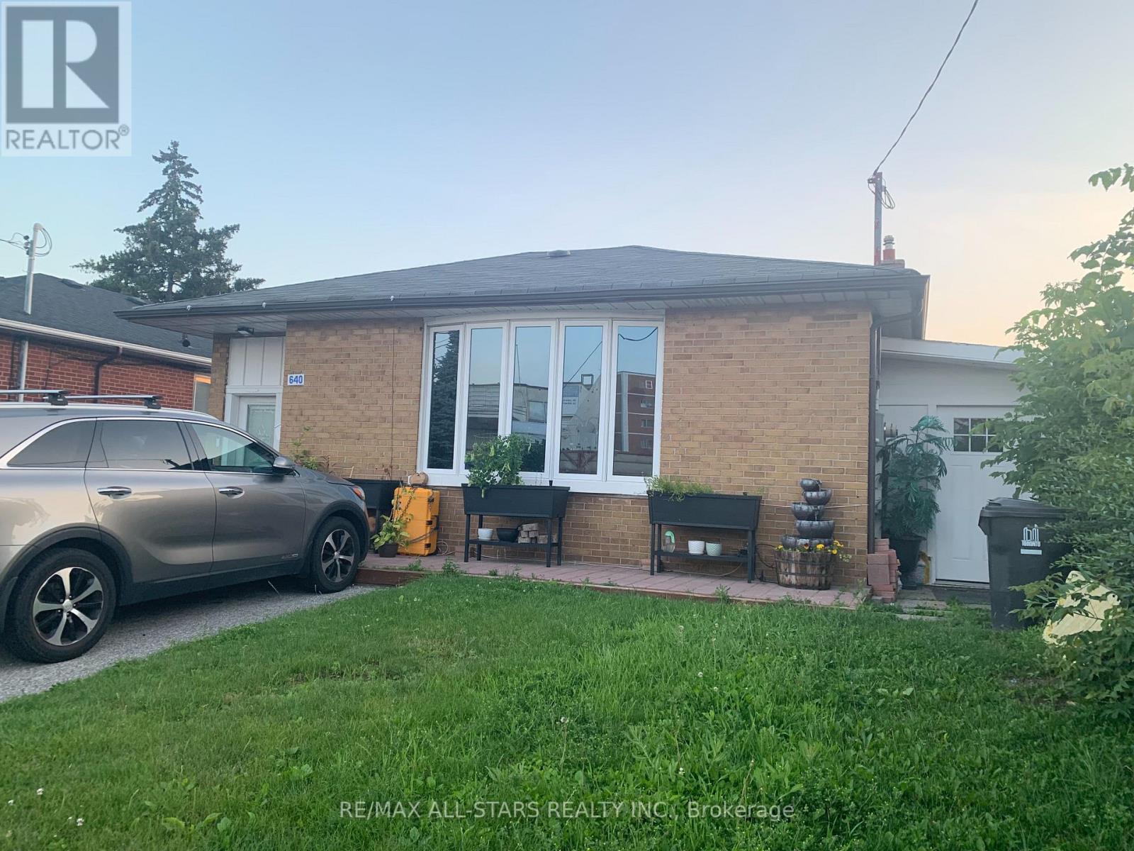 640 MCCOWAN ROAD