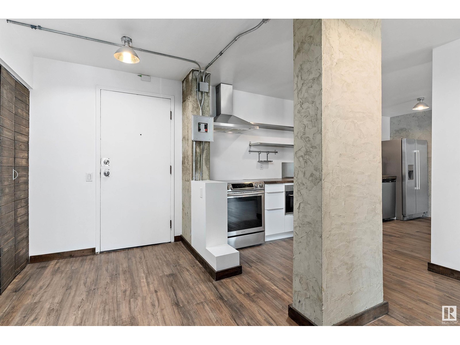 #1203 10125 109 ST NW