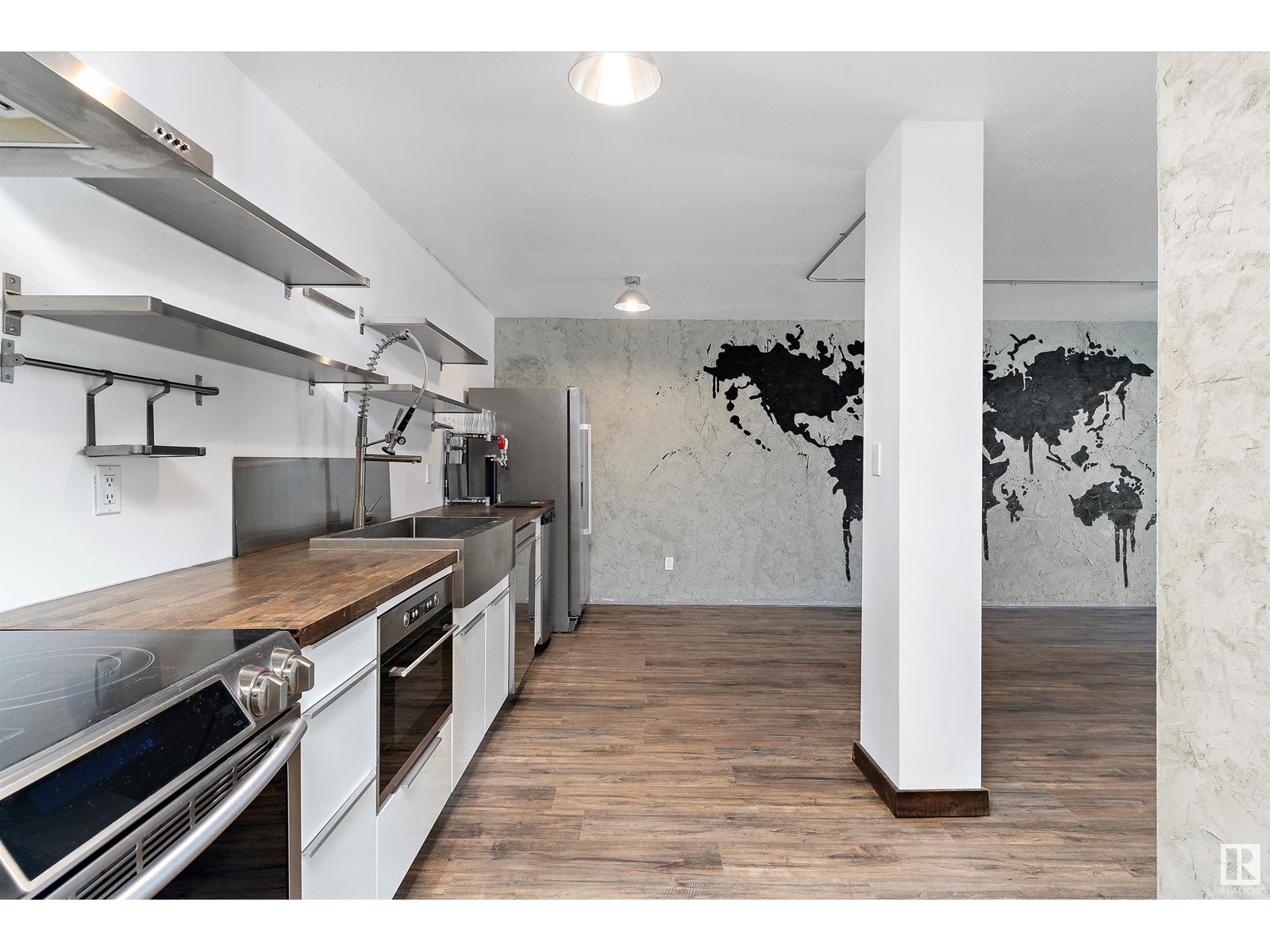 #1203 10125 109 ST NW