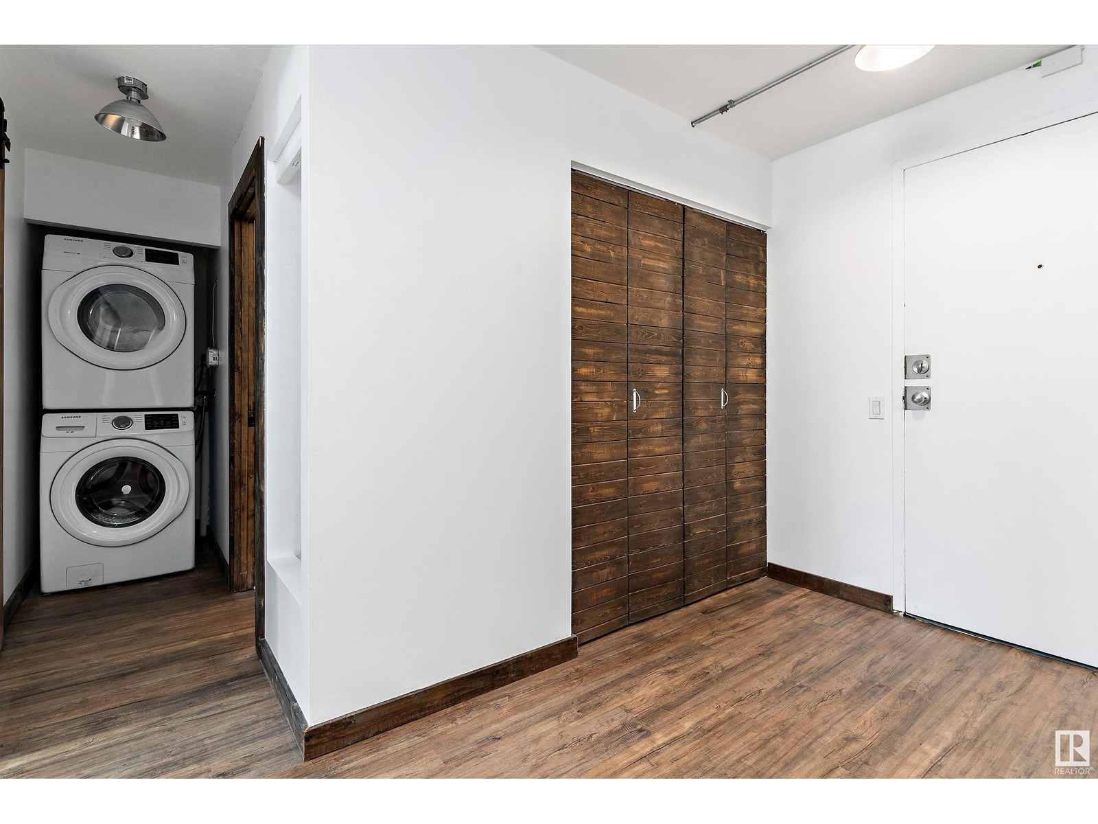 #1203 10125 109 ST NW