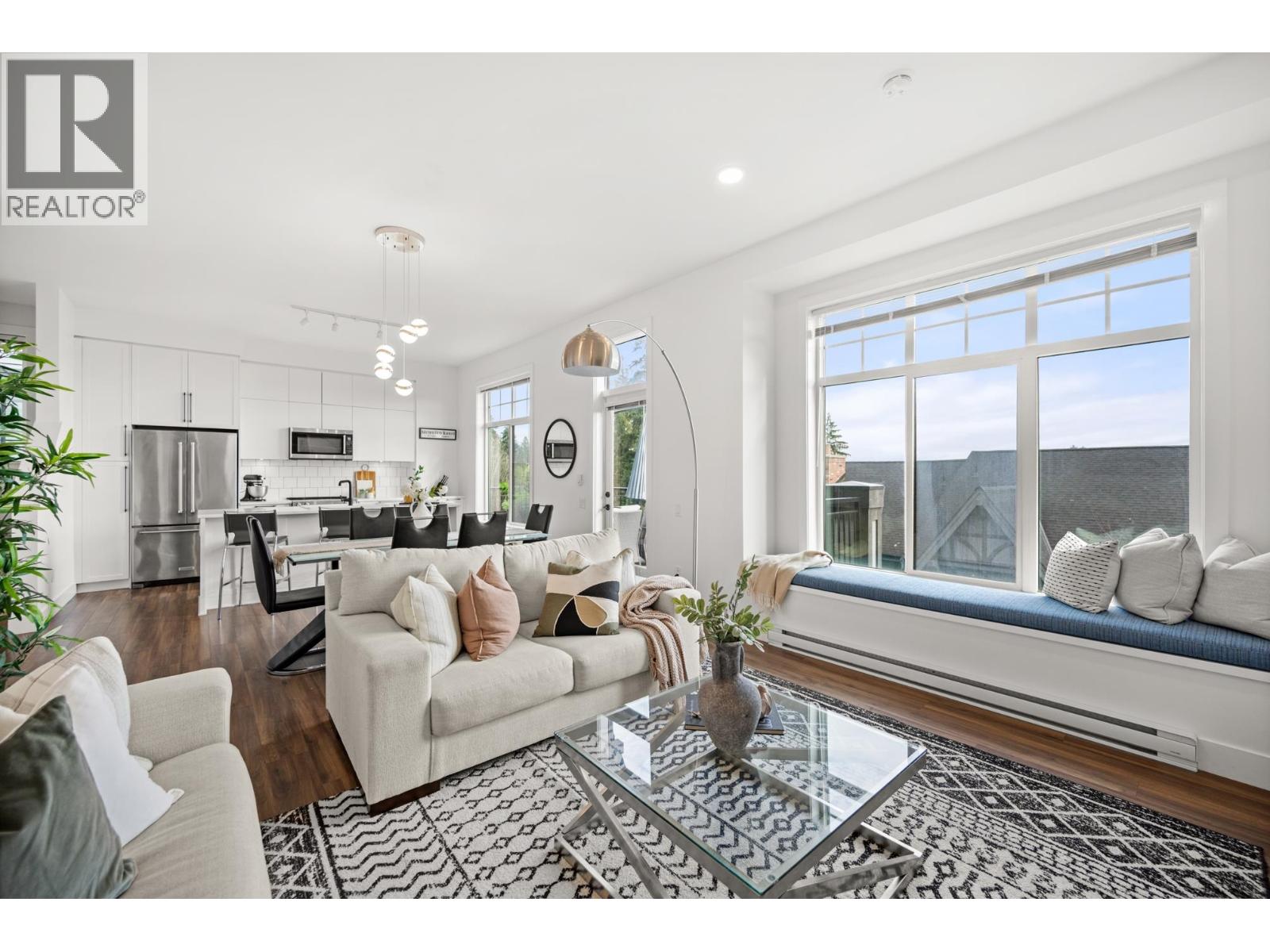 16 3552 VICTORIA DRIVE