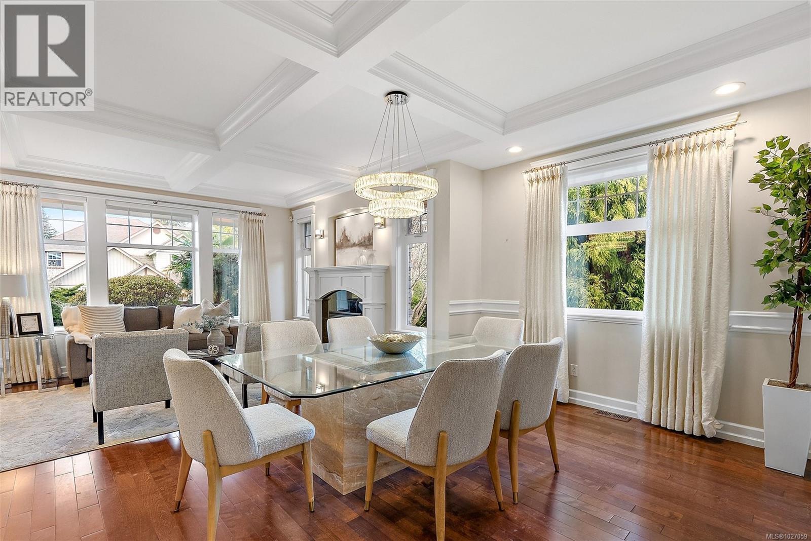 4973 La Quinta Pl