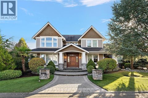 4973 La Quinta Pl Saanich BC V8Y3G9