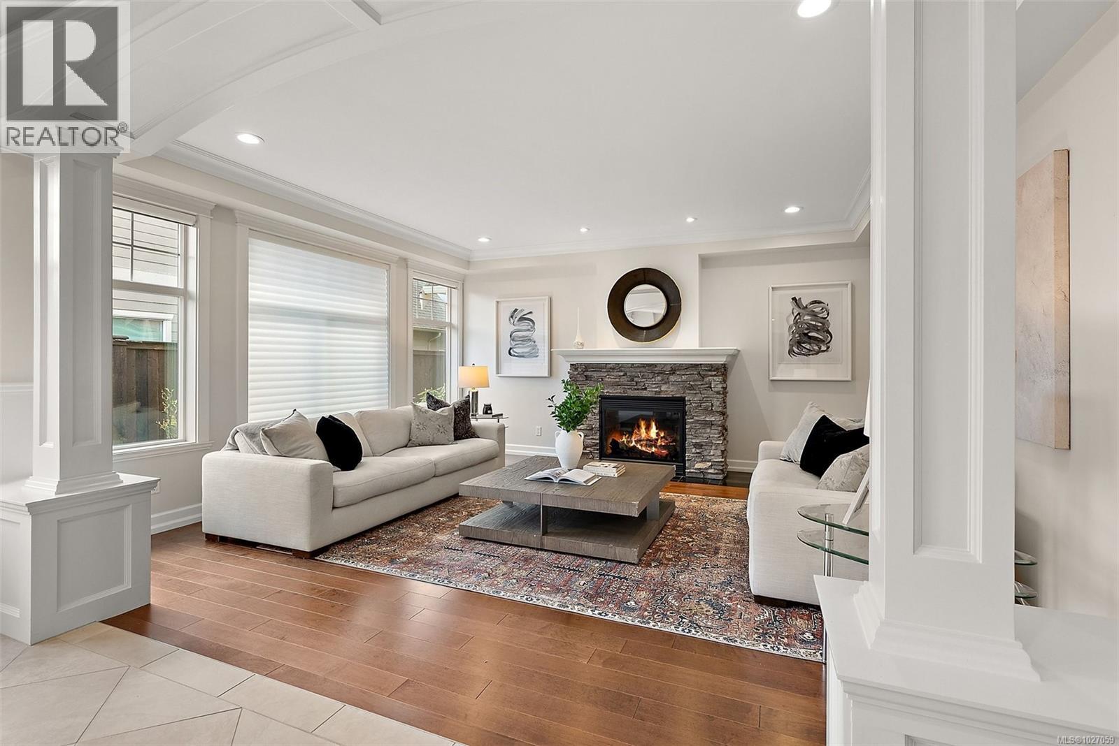 4973 La Quinta Pl