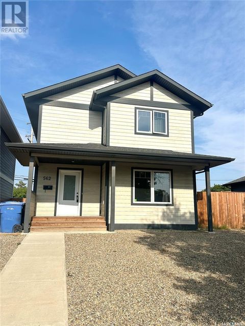 562 105th STREET North Battleford SK S9A1R7