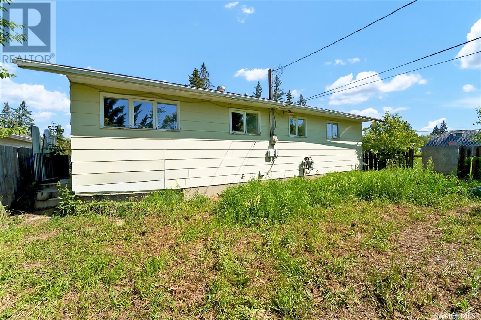 105 Hudek AVENUE