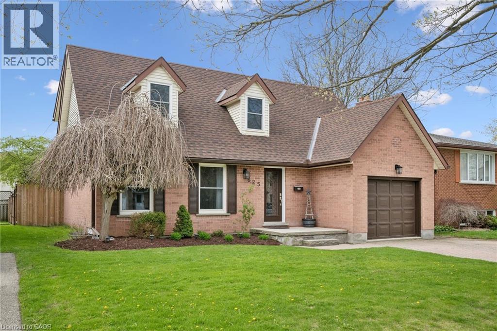 625 PINE ISLAND Crescent