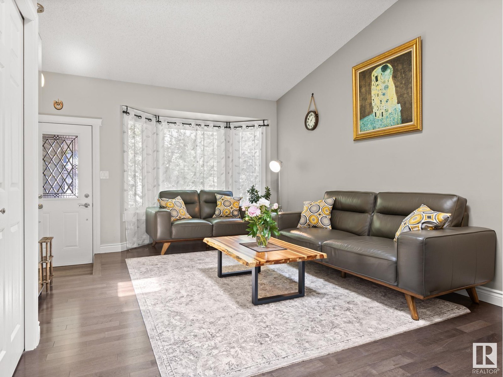 14815 39 AV NW