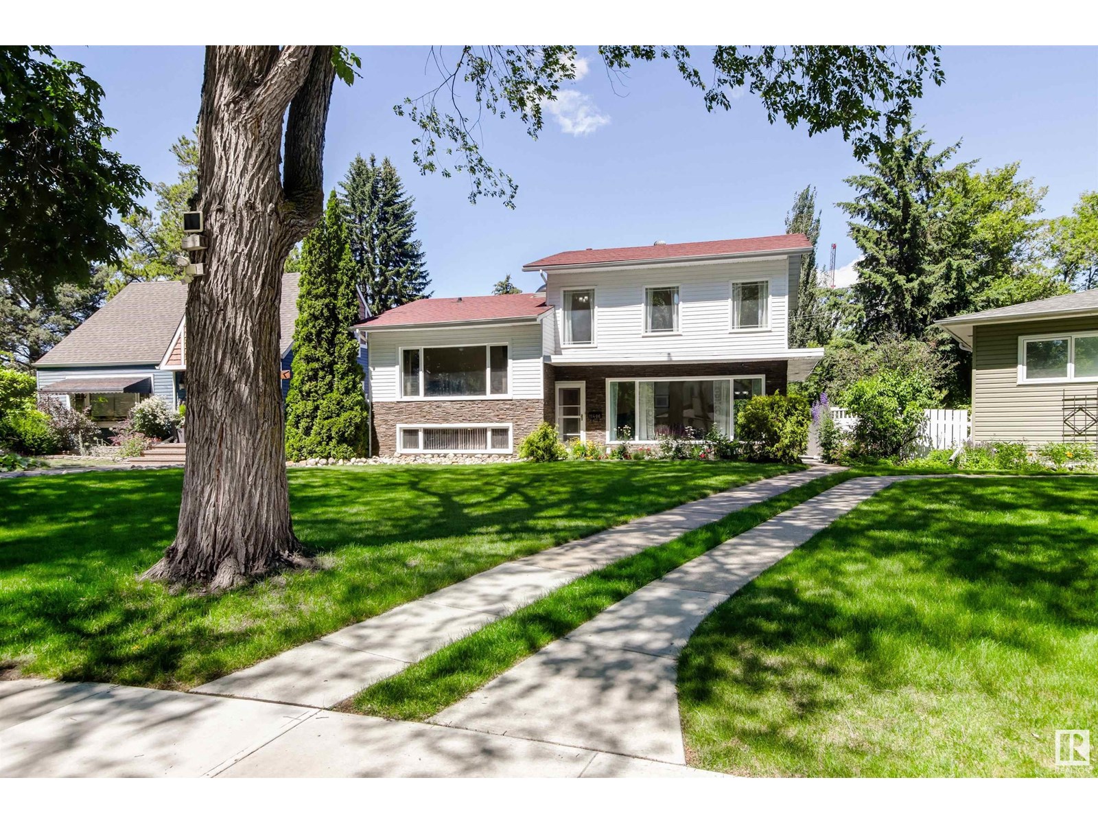 11406 73 AV NW