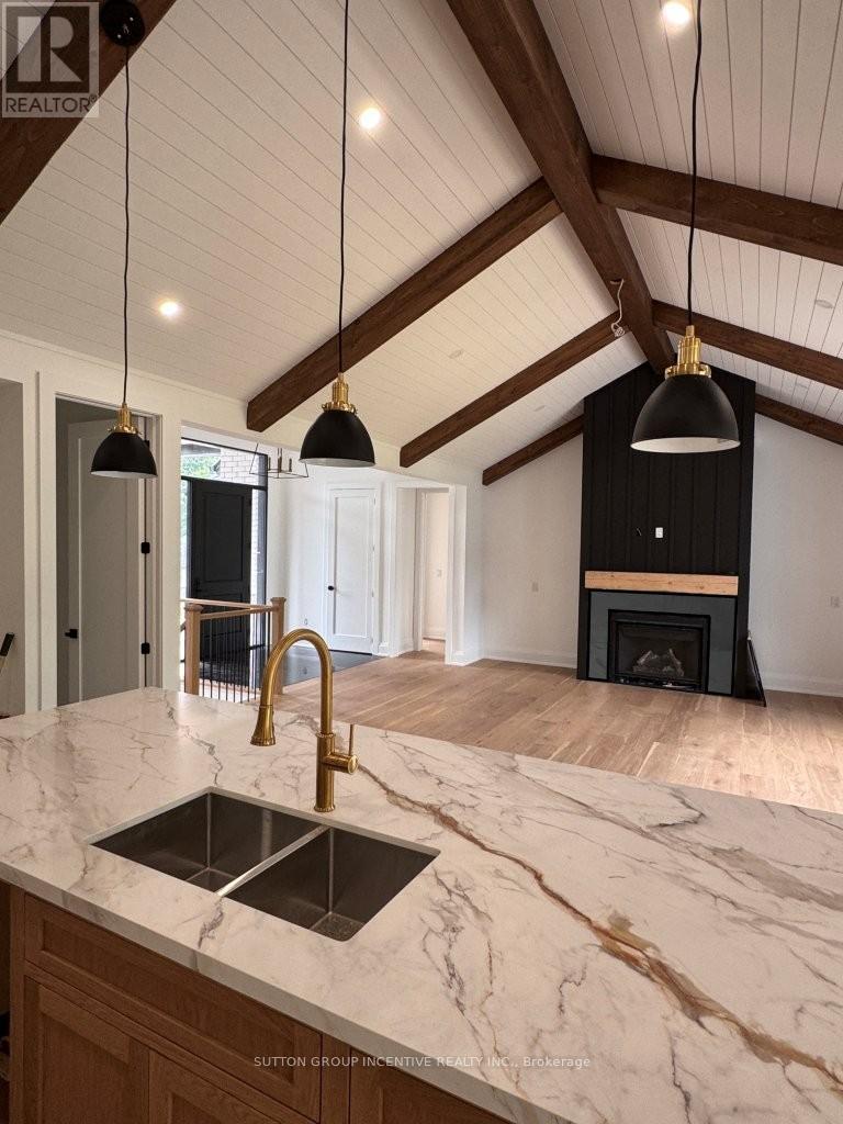 5 JEAN MILLER COURT