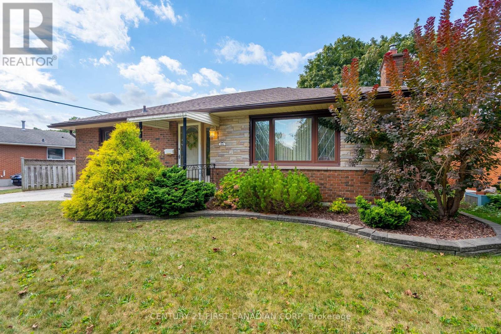 54 ALGONQUIN CRESCENT