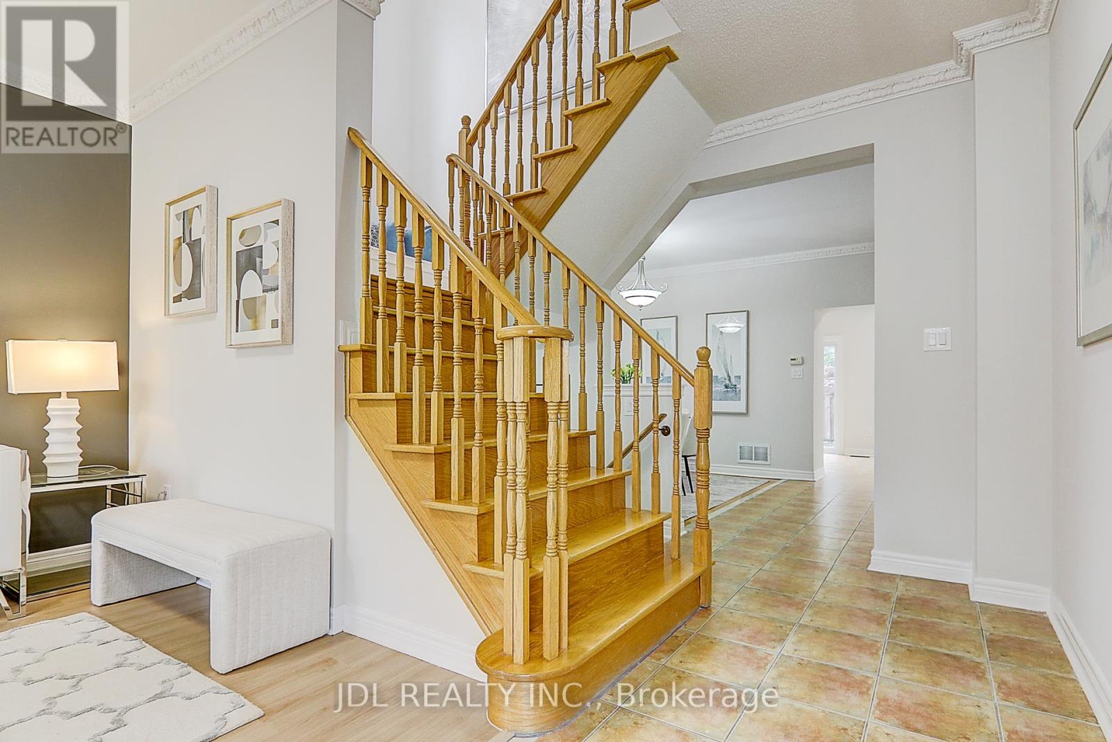31 CHIPPINGWOOD MANOR