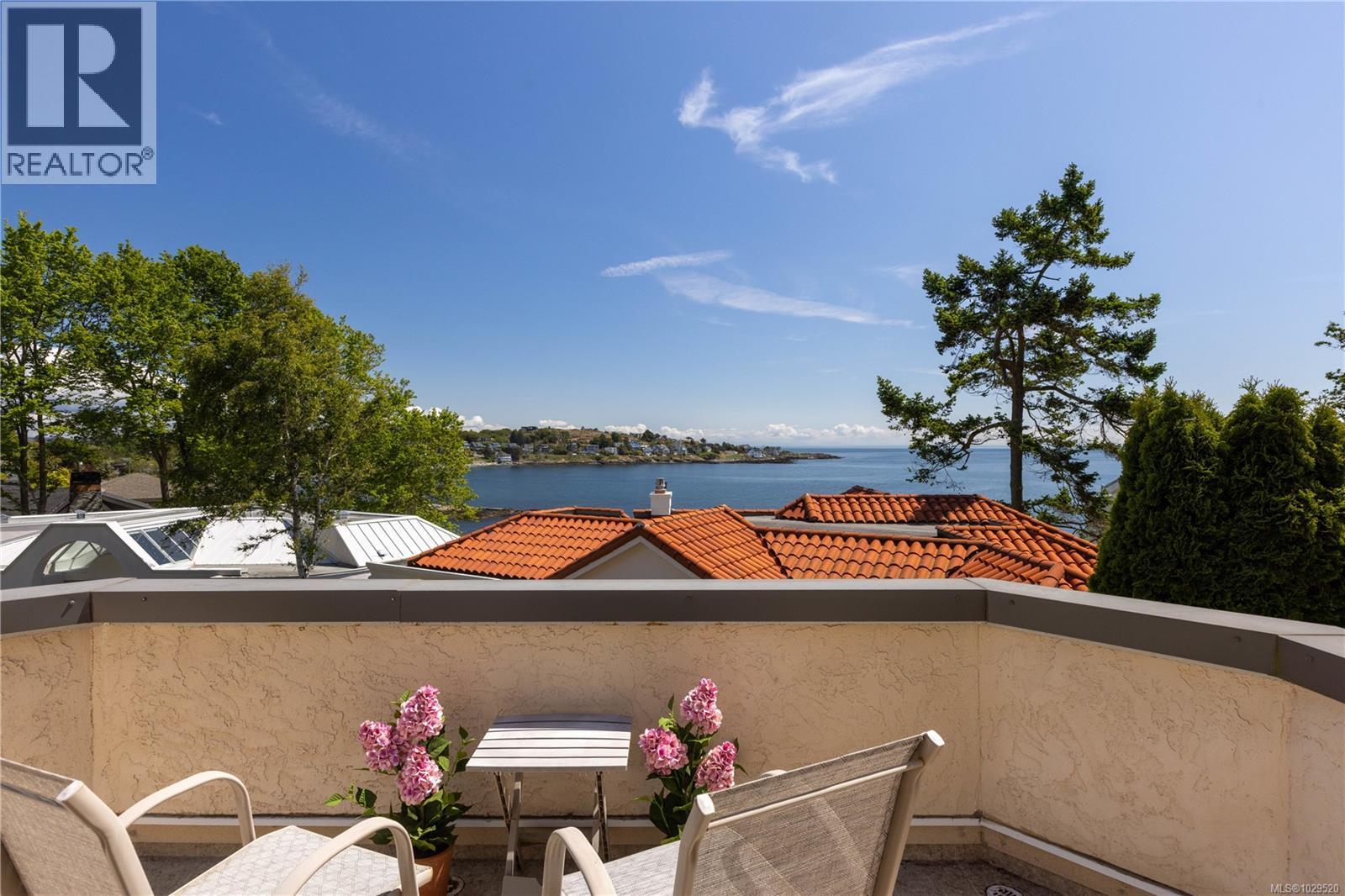 335 King George Terr