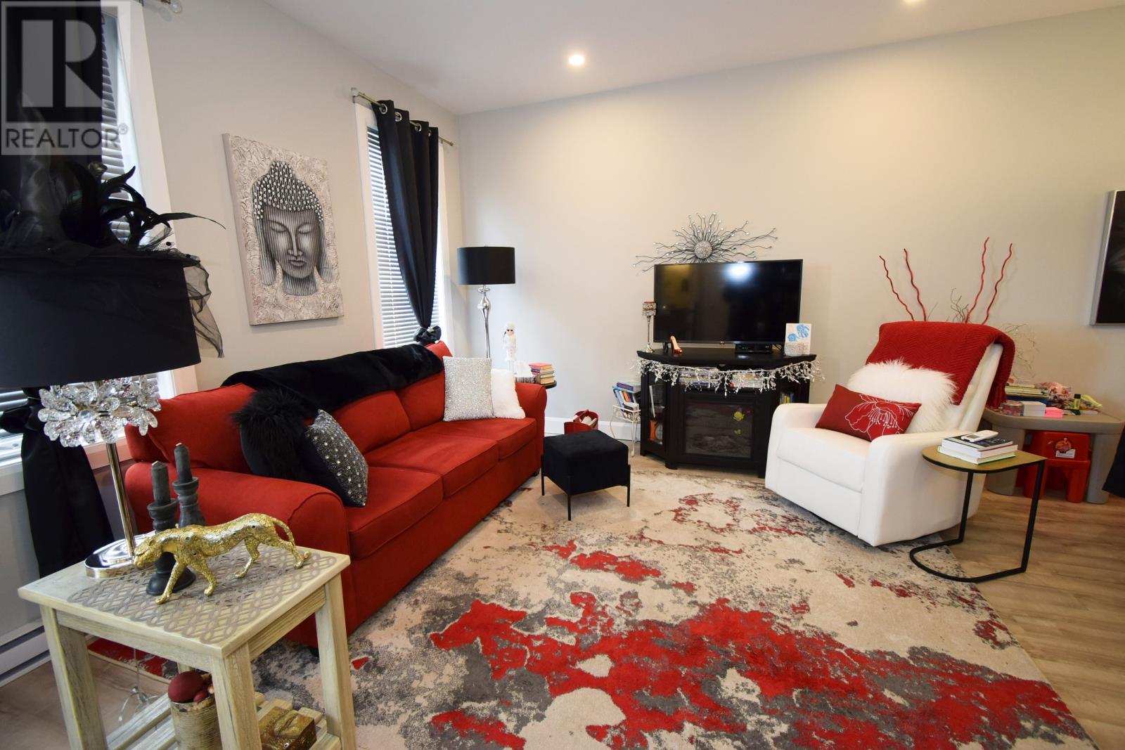 2 Glendale Avenue Unit#204