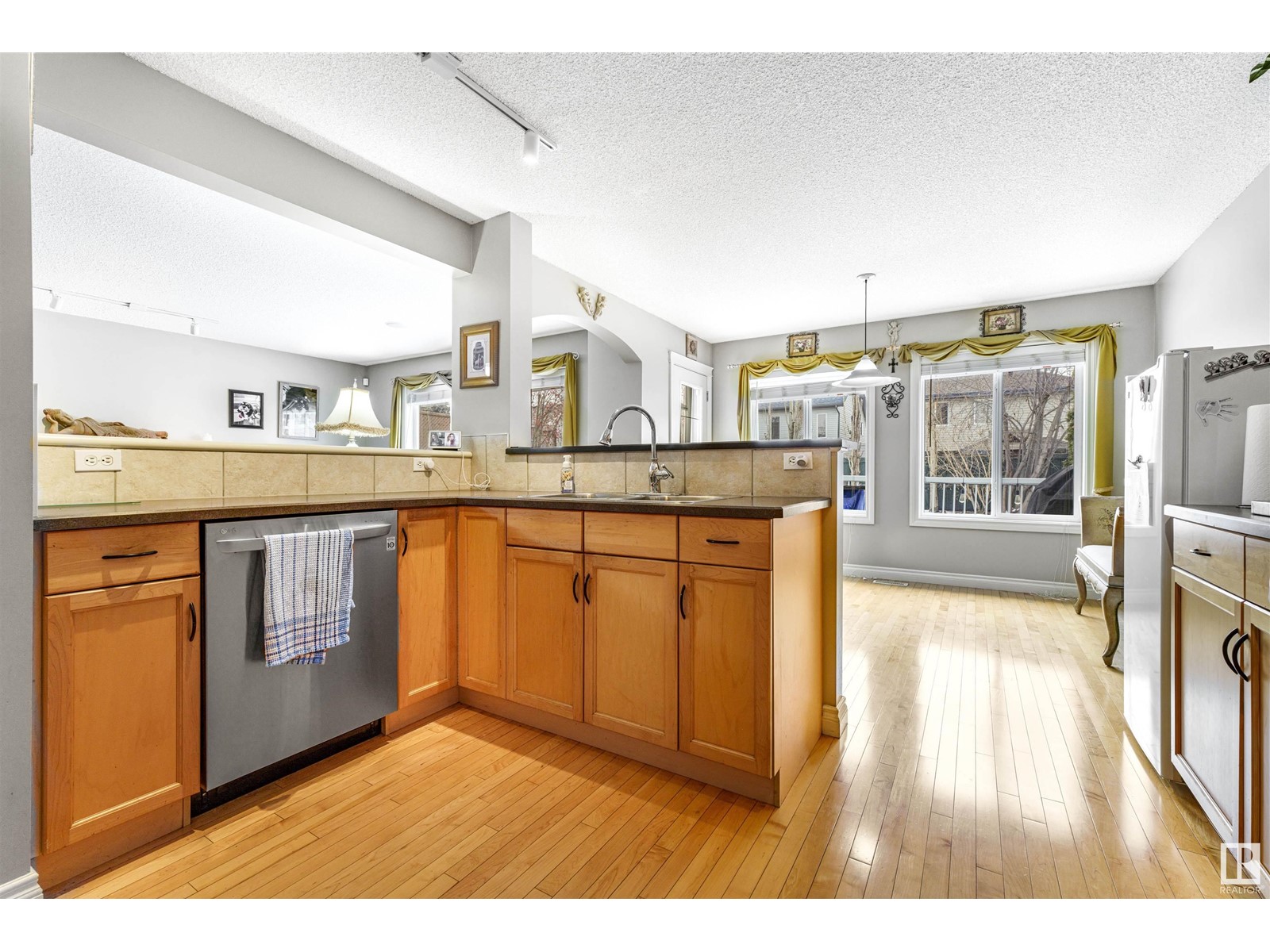 1629 Robertson Cl SW