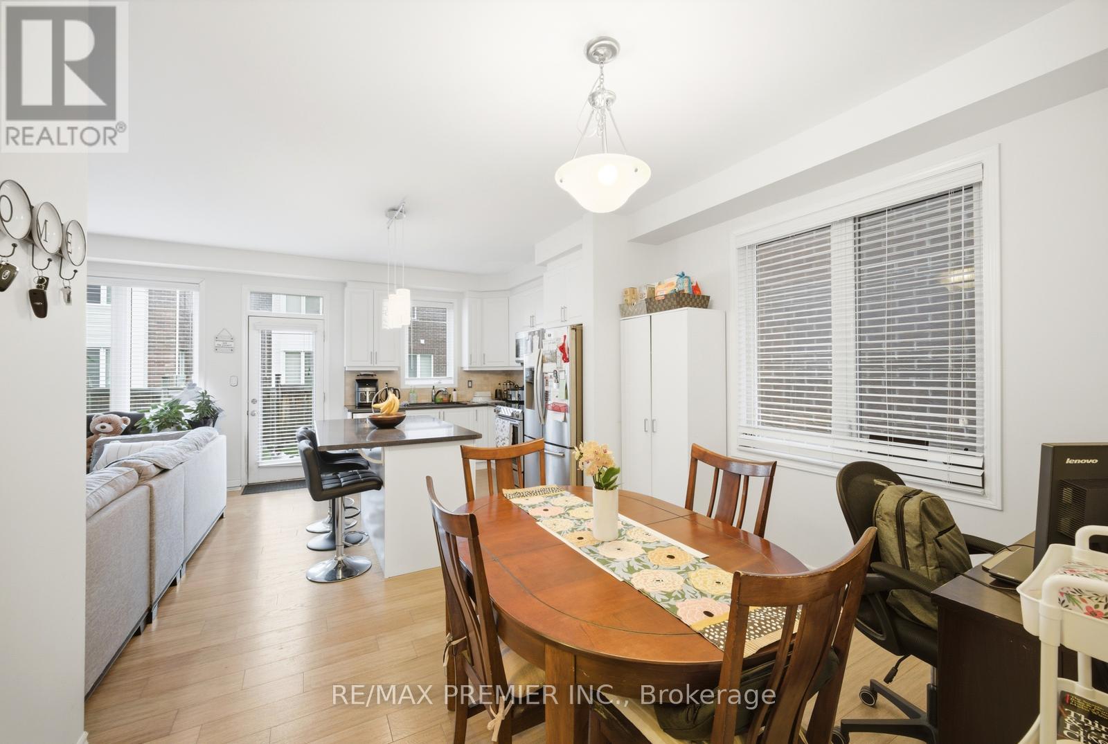931 PENSON CRESCENT