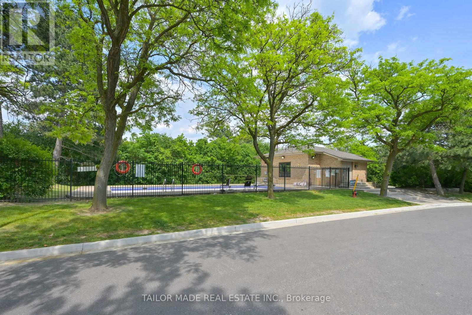 79 - 79 GUILDFORD CRESCENT