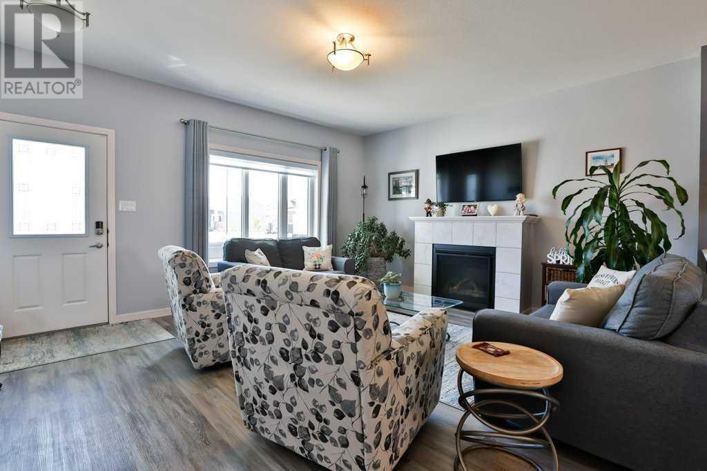 1, 302 Northlander Bend W