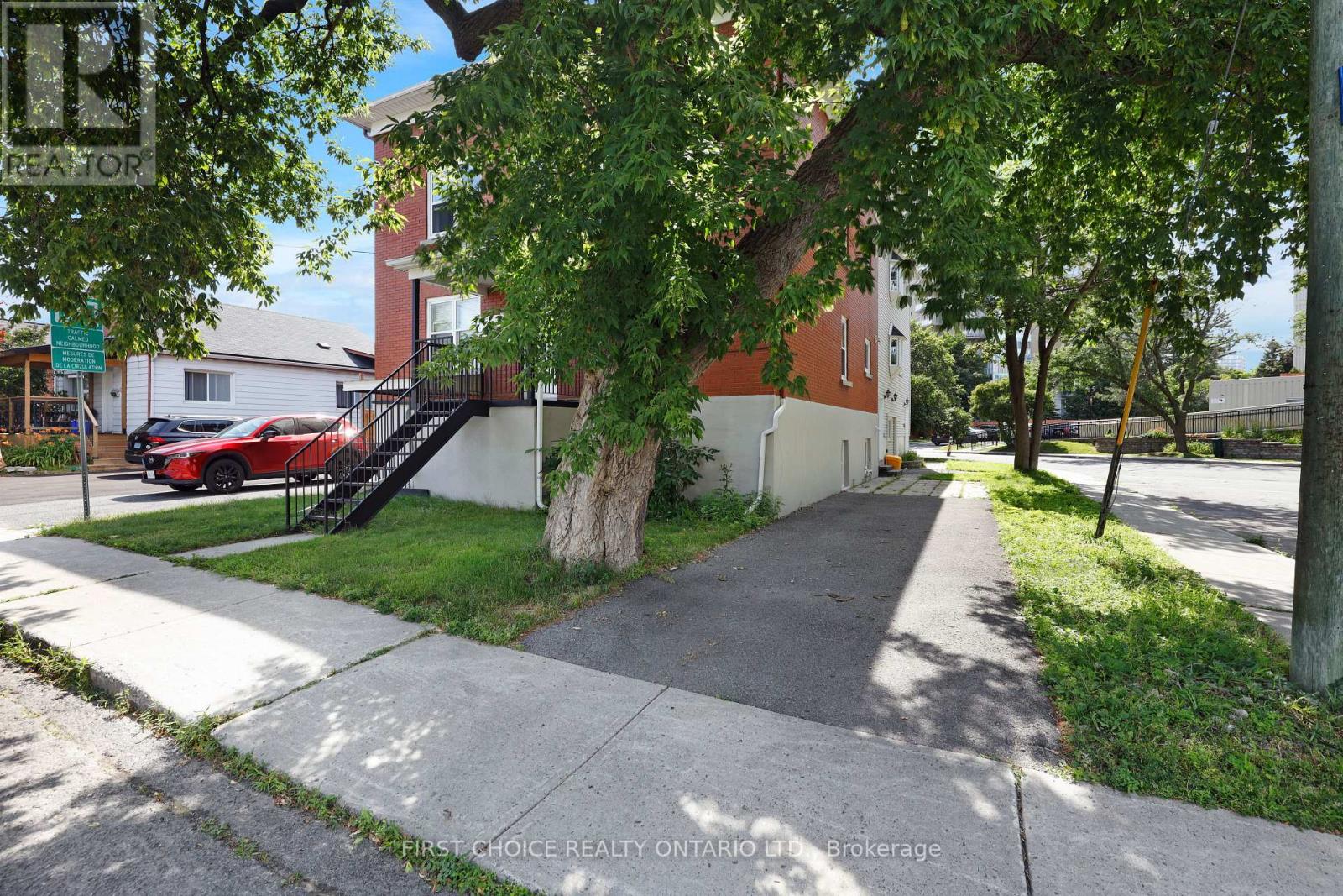 64 GENEST STREET