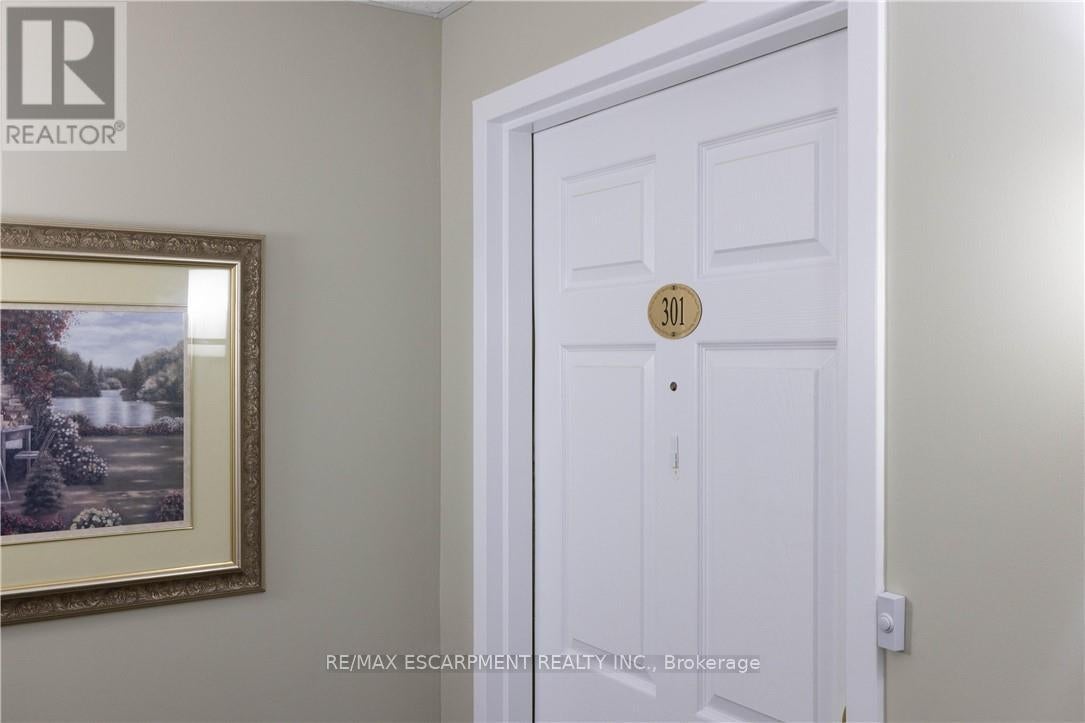 D301 - 216 PLAINS ROAD W