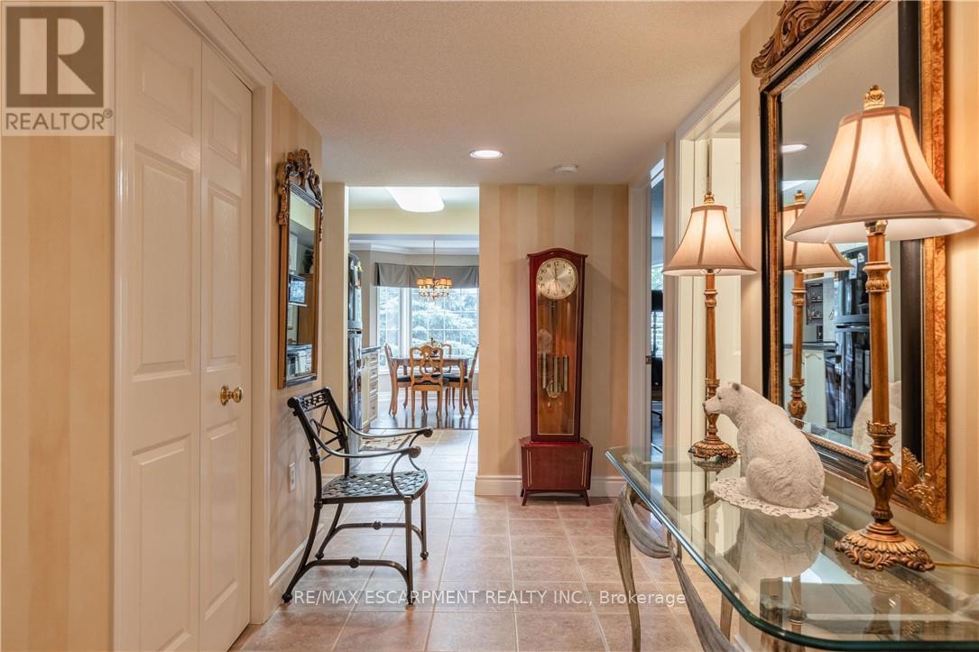 D301 - 216 PLAINS ROAD W
