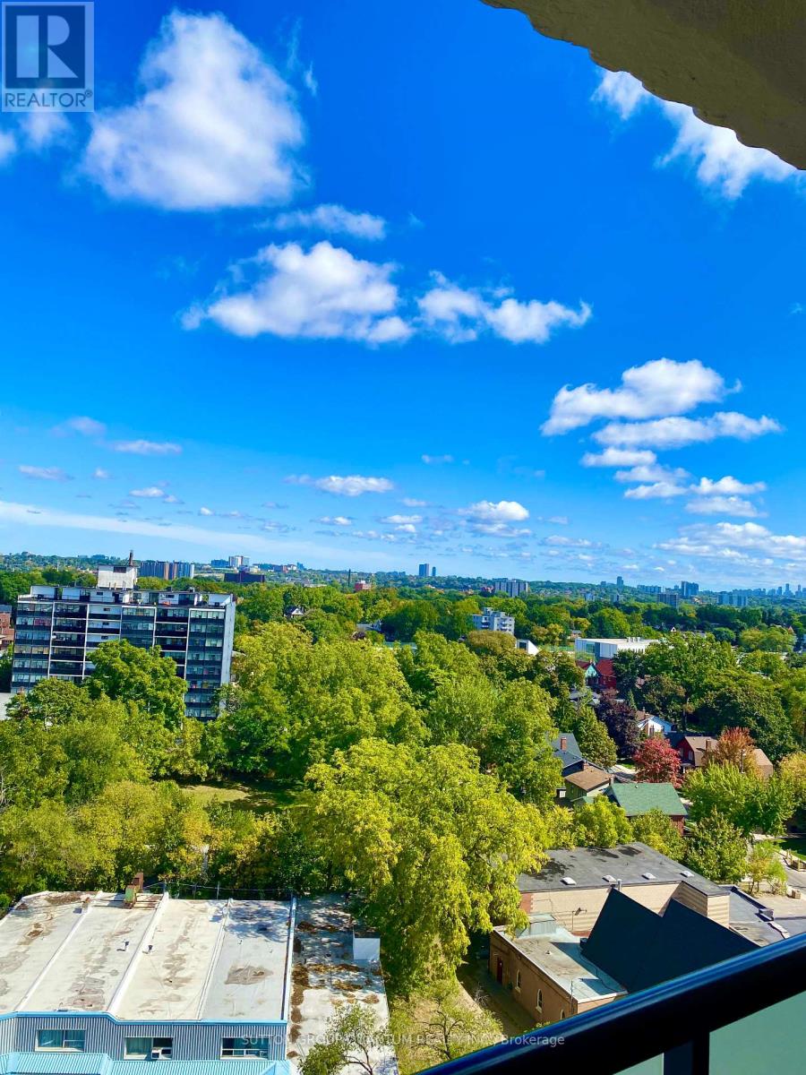 Photo 1 of 12 — PH 2 - 2130 WESTON ROAD Unit PH 2, Toronto (Weston), ON M9N3R9