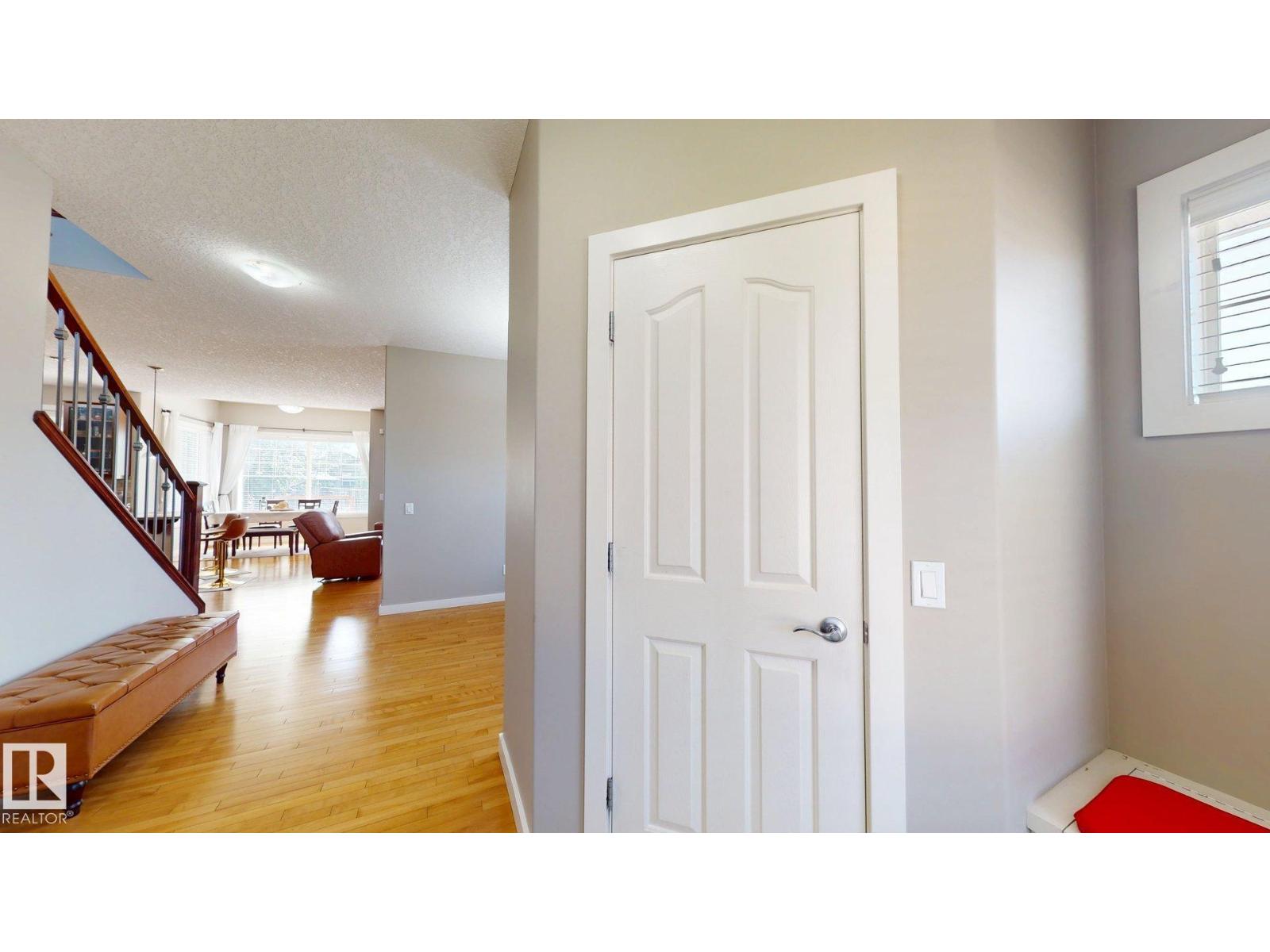 335 62 ST SW