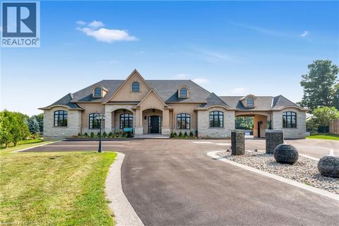 47 TEWS Lane Dundas ON L9H7N4