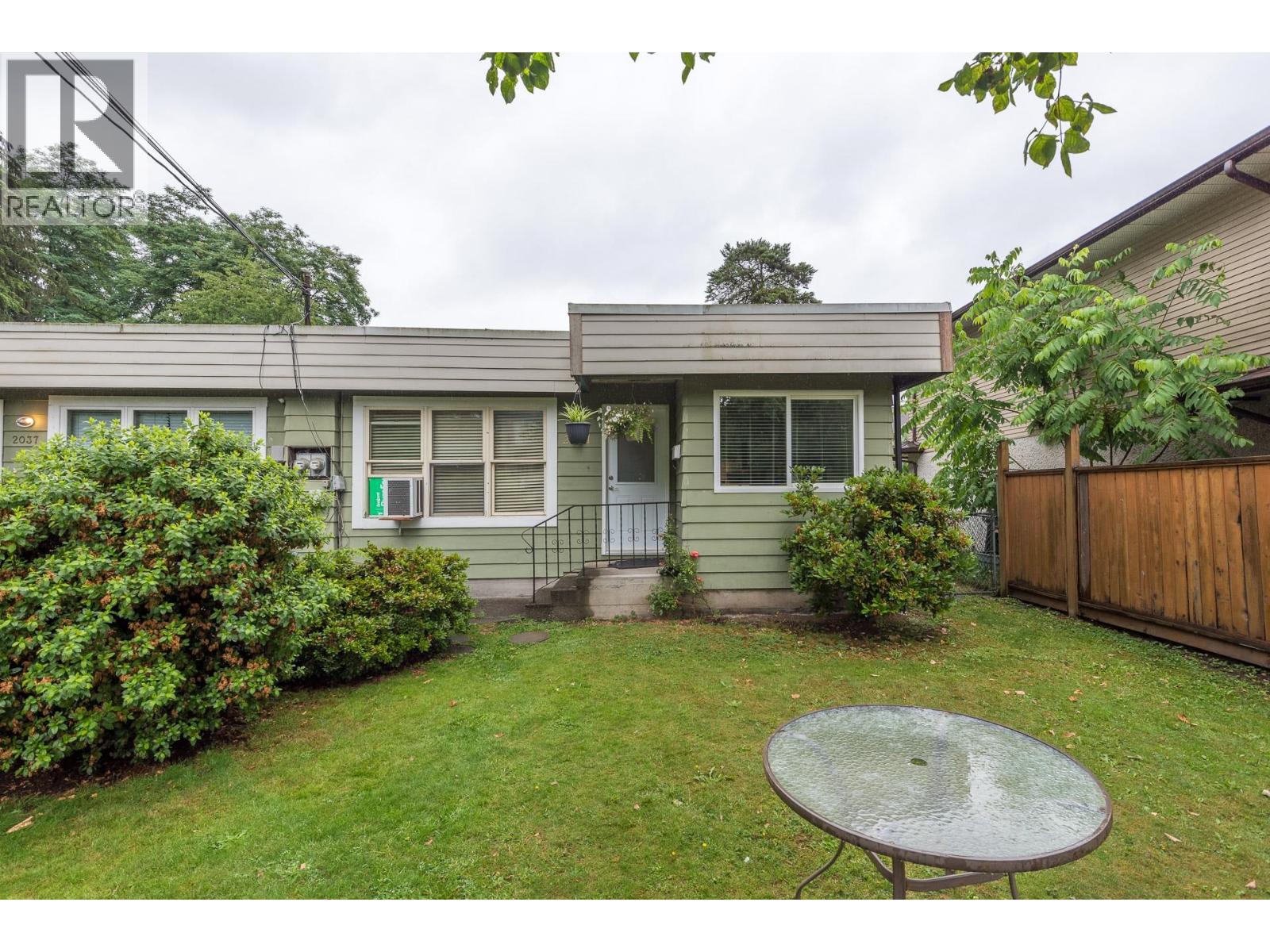 2031 MANNING AVENUE