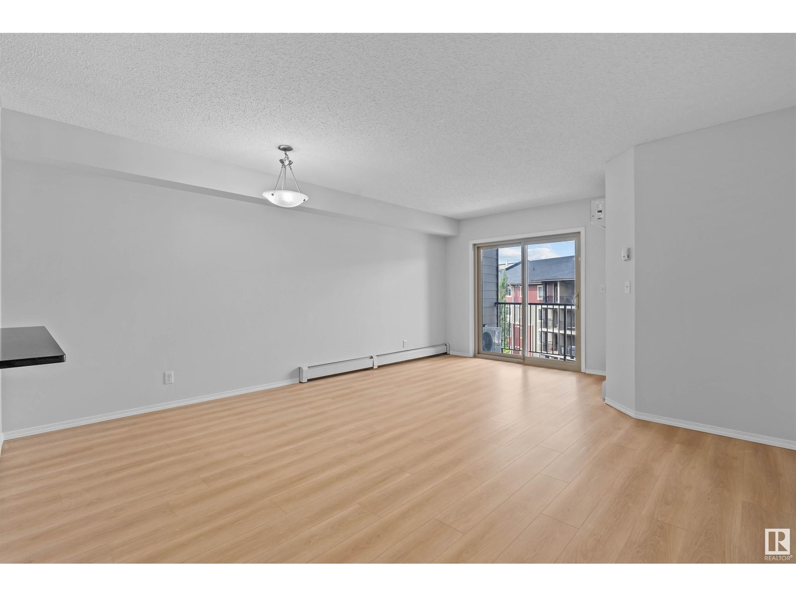 #403 12035 22 AV SW