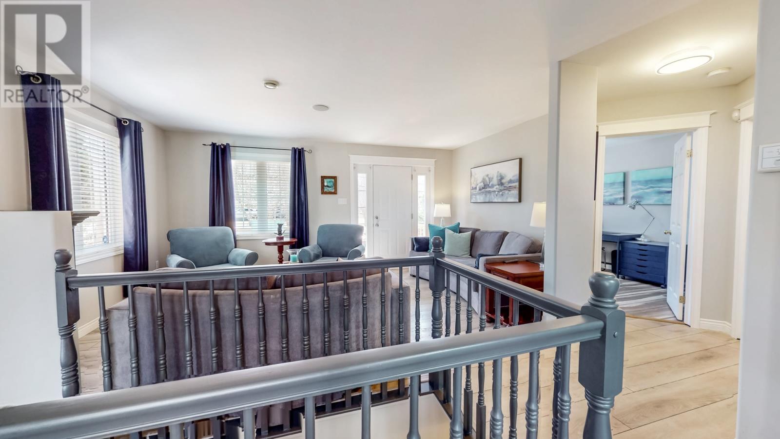 4 Blackstrap Place