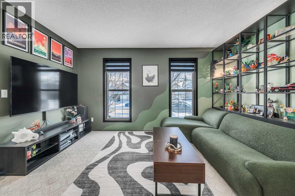 165 Everstone Drive SW