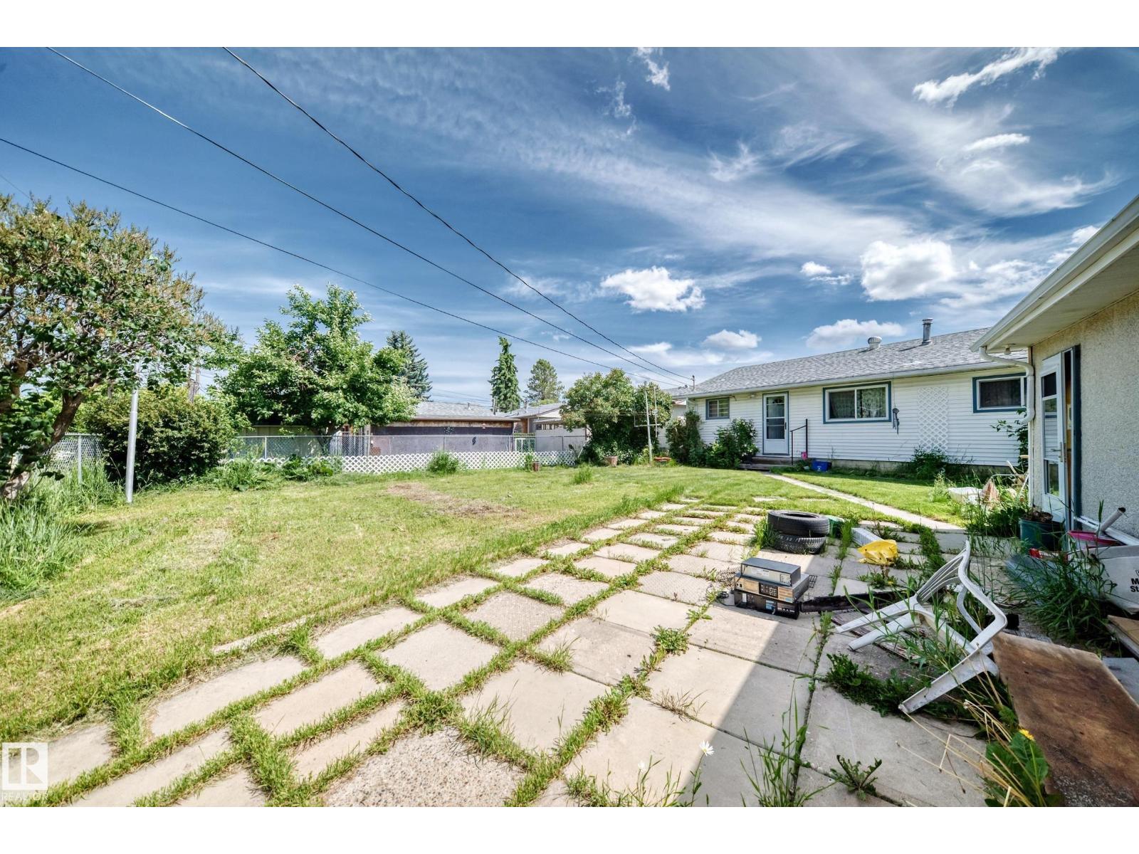 12816 77 ST NW