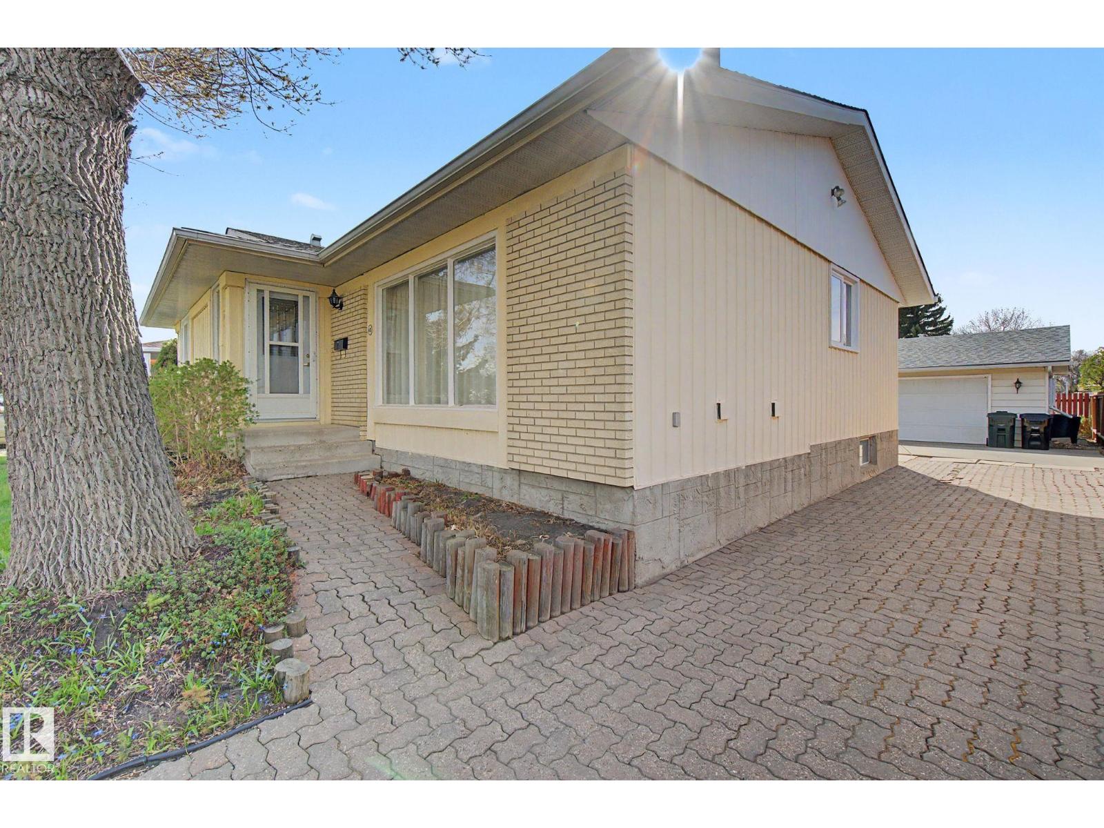 42 HAWKINS CR