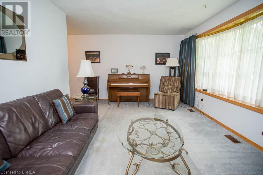 15 SPRUCEHILL Drive