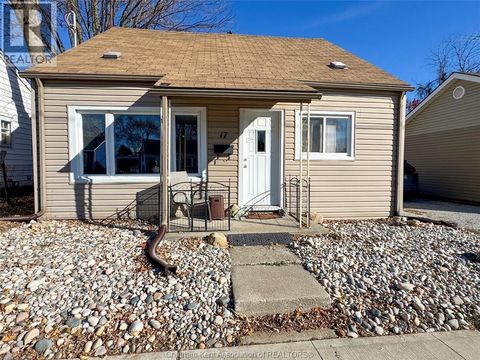 17 MCNAUGHTON AVENUE Wallaceburg ON N8A1R7