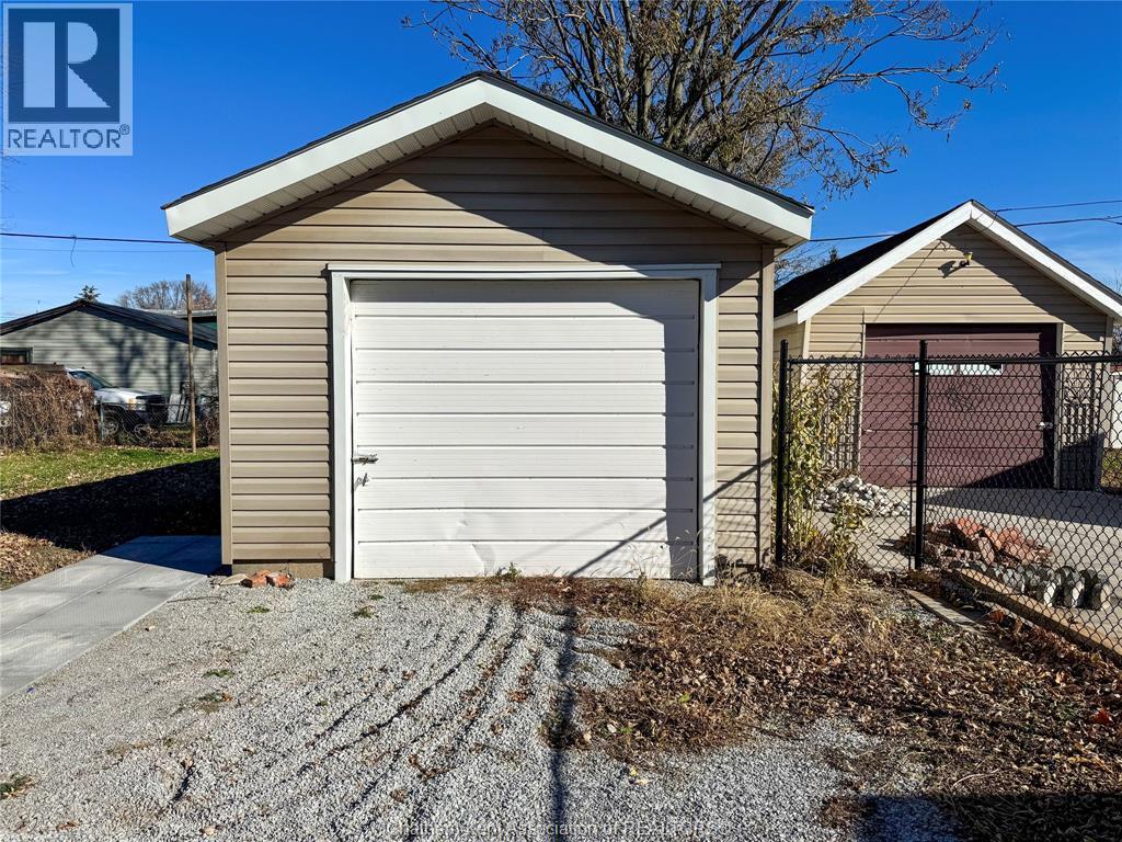 17 MCNAUGHTON AVENUE