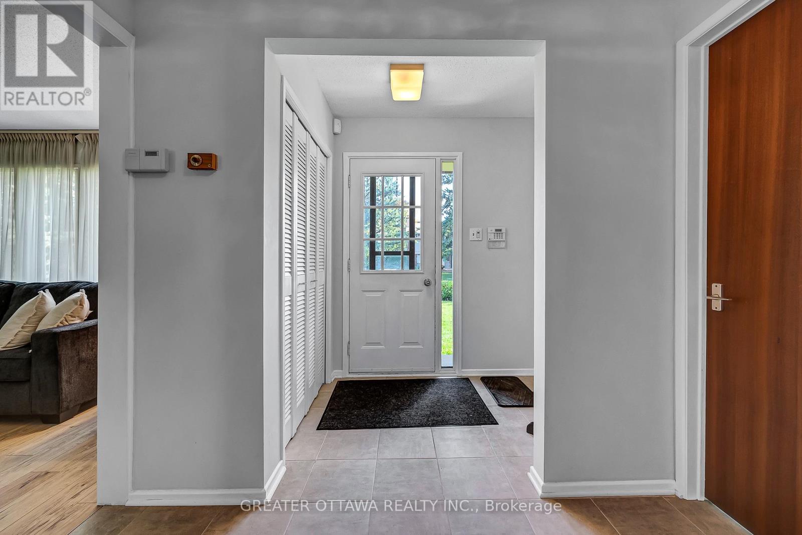 15 RUTHERFORD CRESCENT