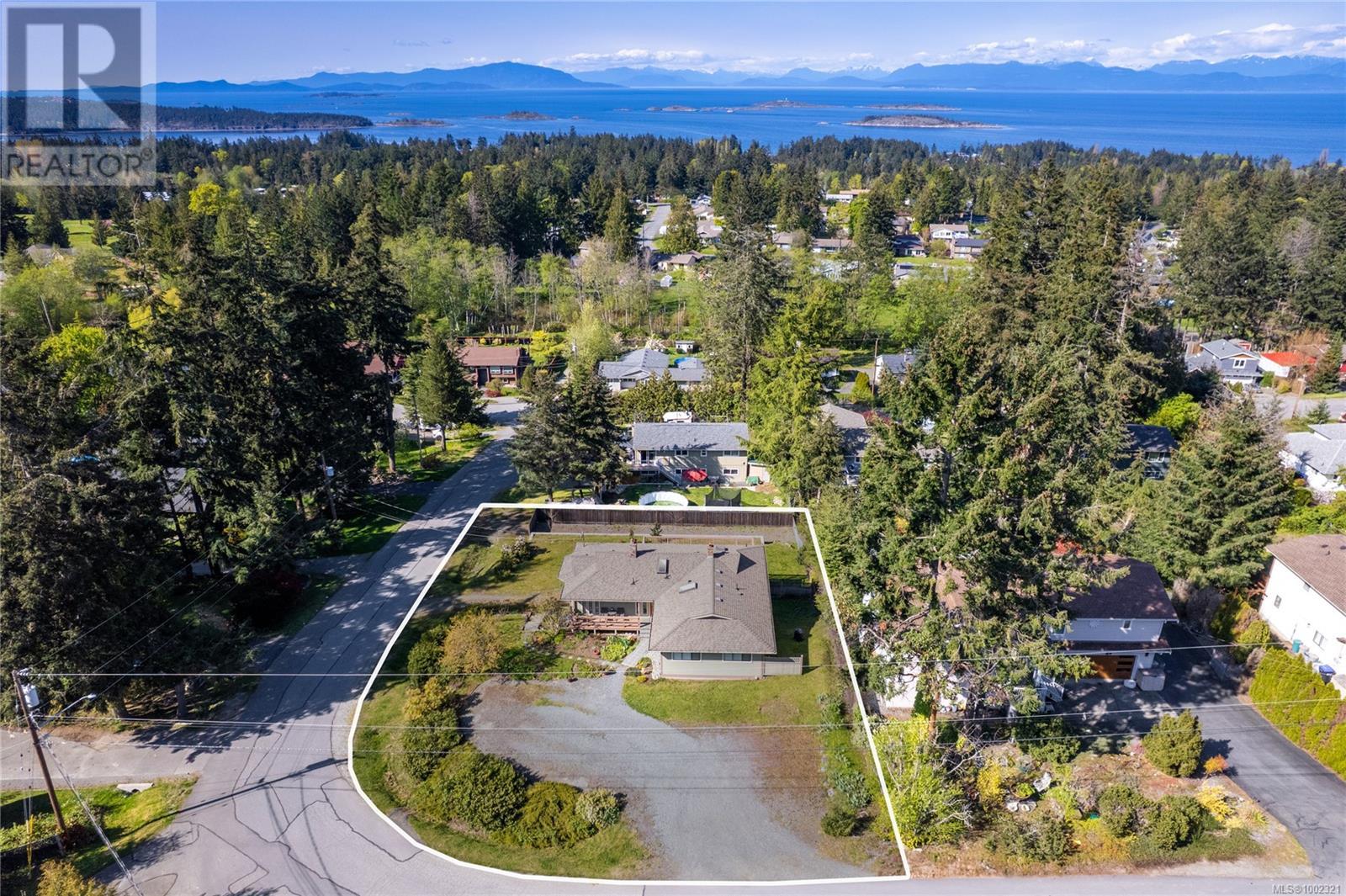 7496 Clark Cres