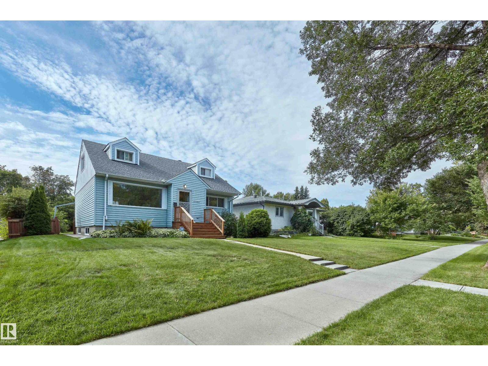 11127 71 AV NW
