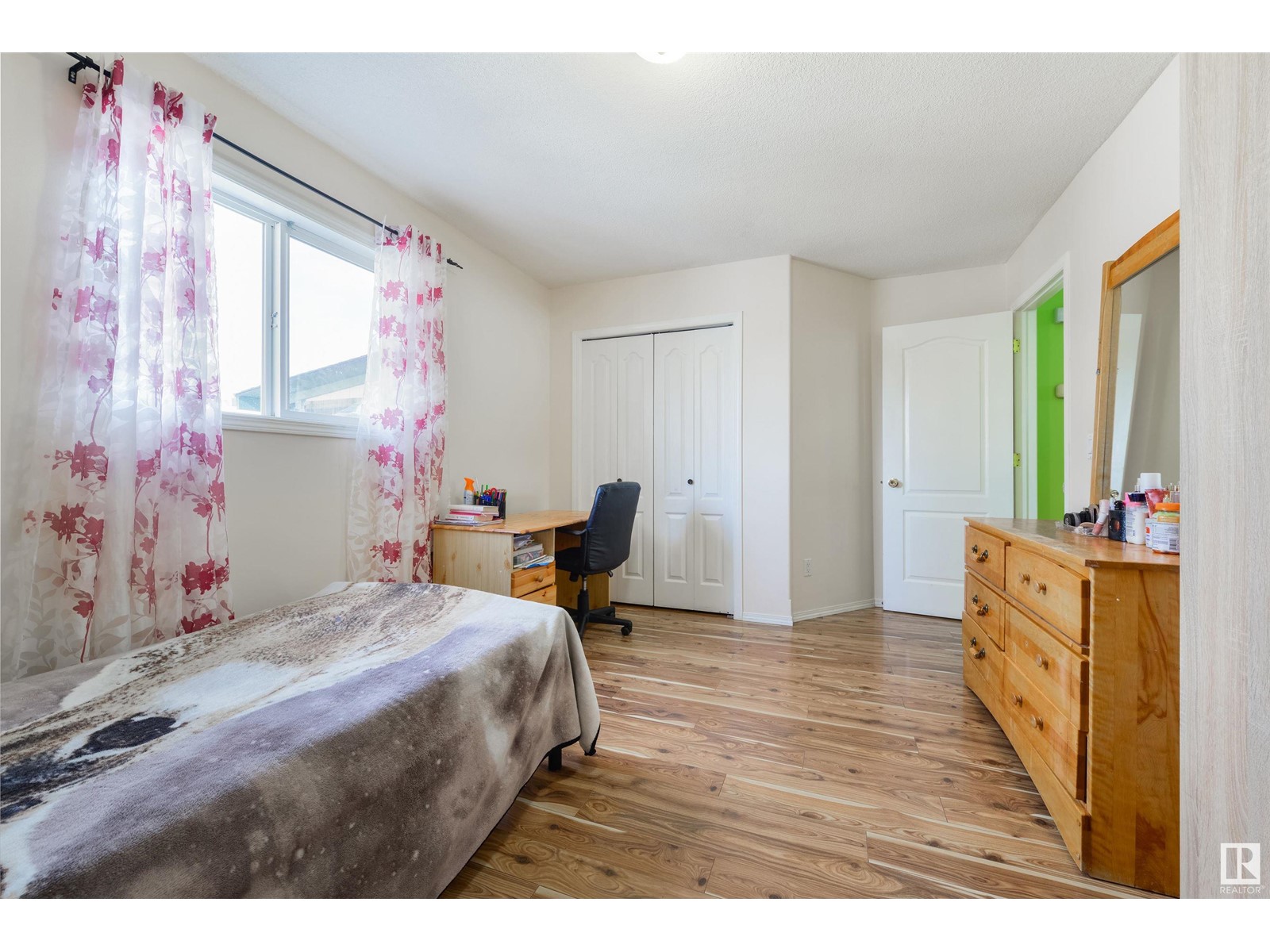 2904 151A AV NW